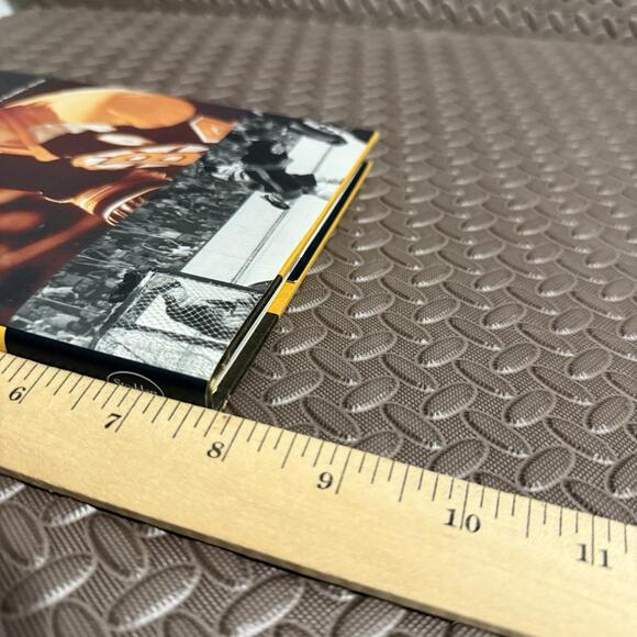 Canadian Gold 2002 Making Hockey History Book Collectible - Picture 5 of 5